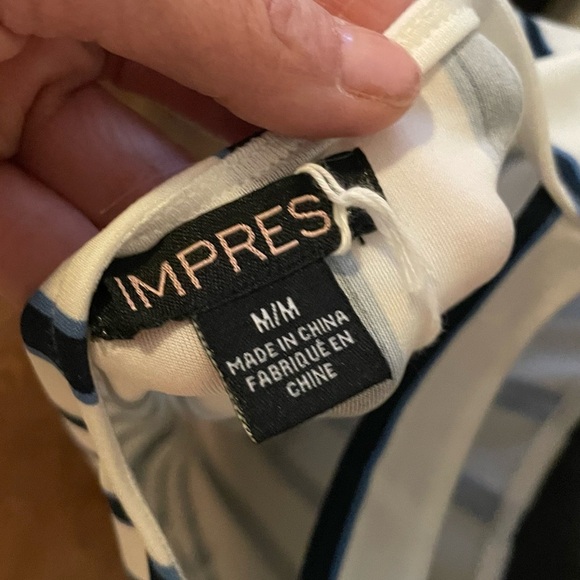 🆕 White blue stripe size medium - Picture 2 of 10